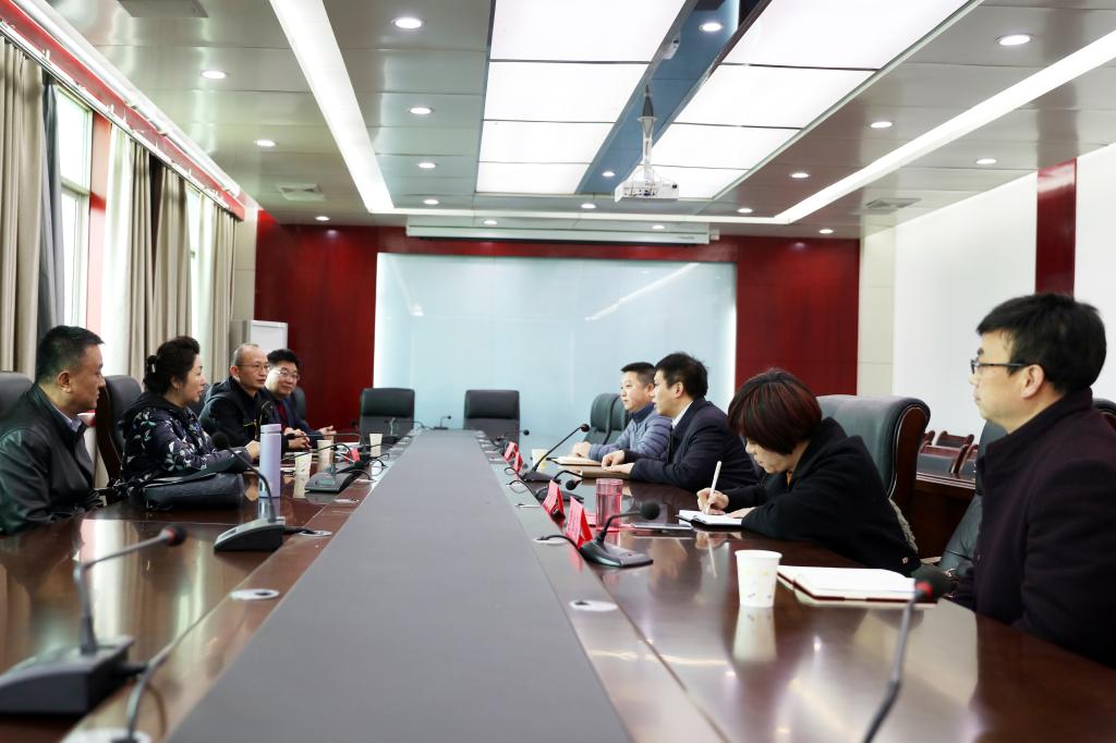 与宁强县政府、扶贫办、教体局、文旅局负责人座谈